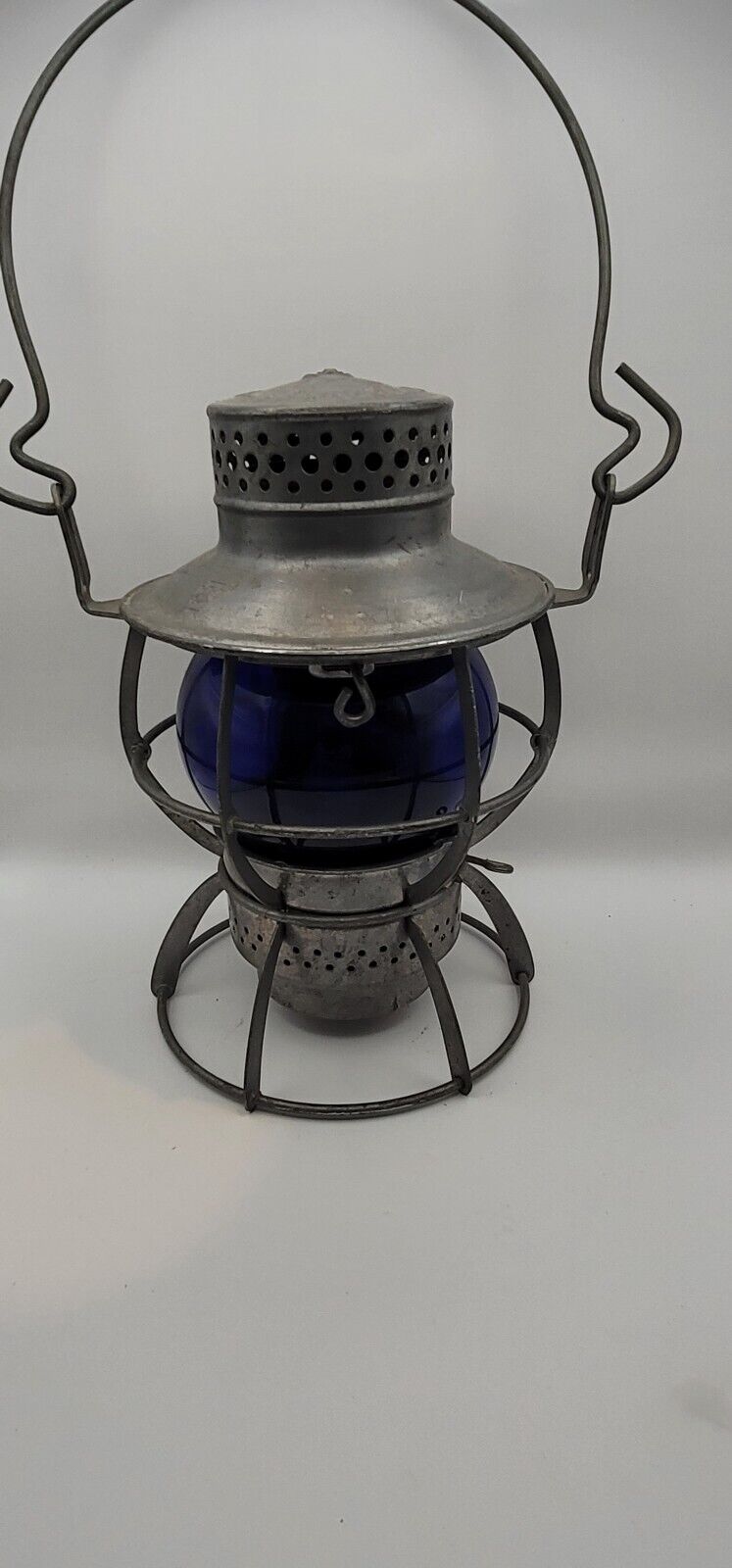 Dressel No. 1144 kerosene Lantern. Lovell-Dressel CO